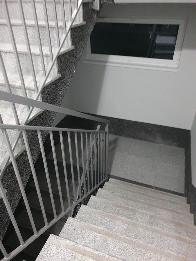 Apartament 3 Pokojowy Lub Pokoj W Mieszkaniu W Nowym Bloku Varşovia Exterior foto