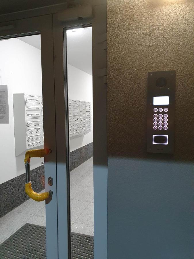 Apartament 3 Pokojowy Lub Pokoj W Mieszkaniu W Nowym Bloku Varşovia Exterior foto